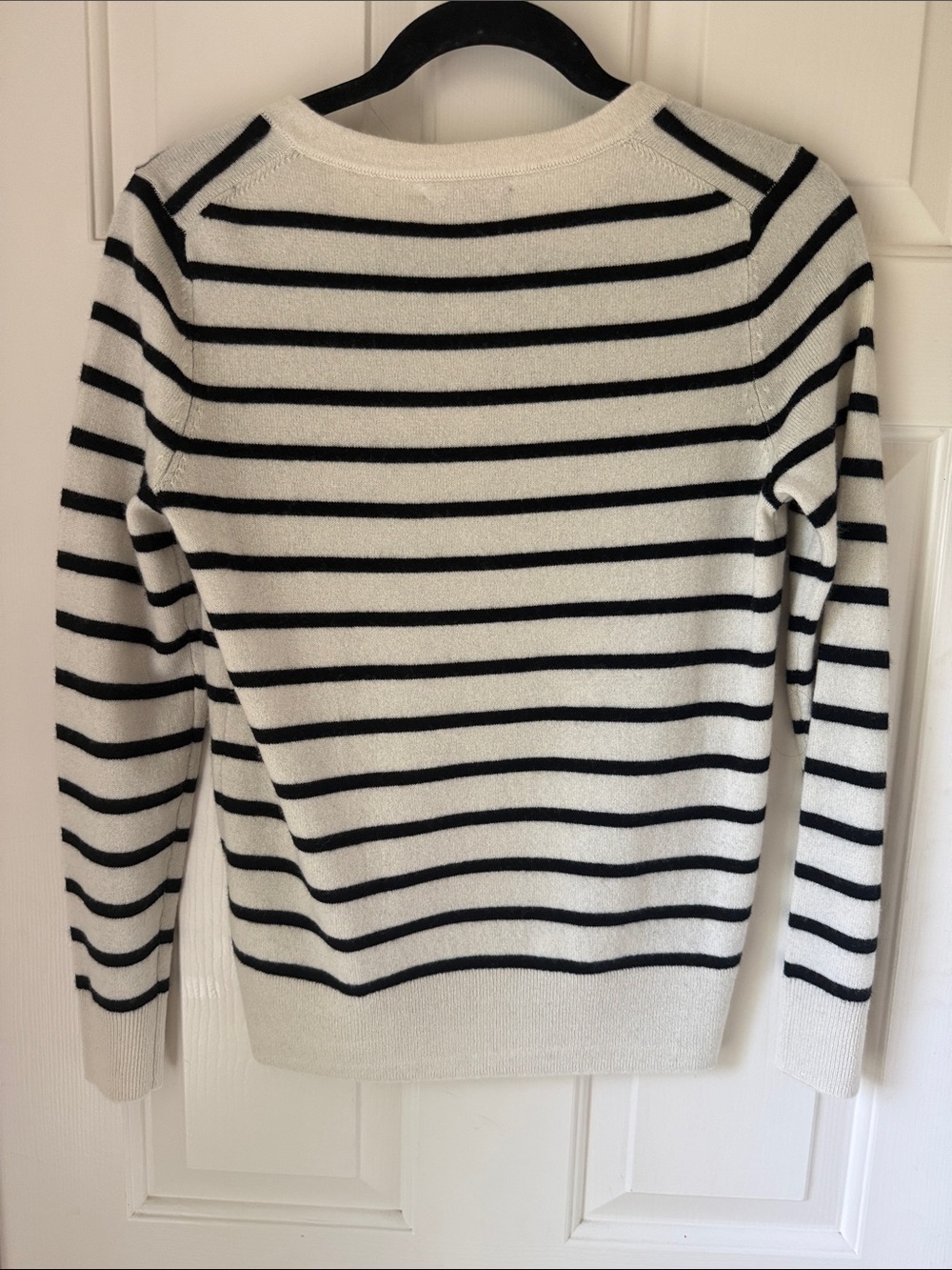 NWT QUINCE CREAM & BLACK STRIPED CASHMERE BUTTON-FRONT CARDIGAN XS - Picture 5 of 6